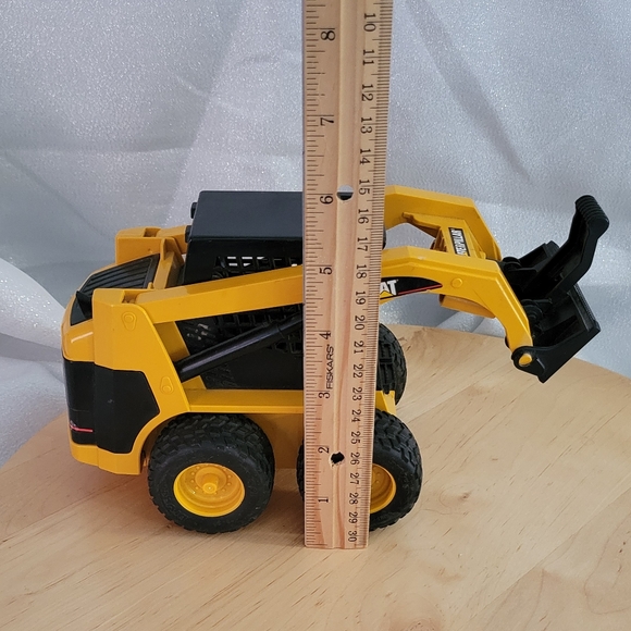 Bruder Caterpillar Skid Steer Loader Toy Figurine - Picture 9 of 16
